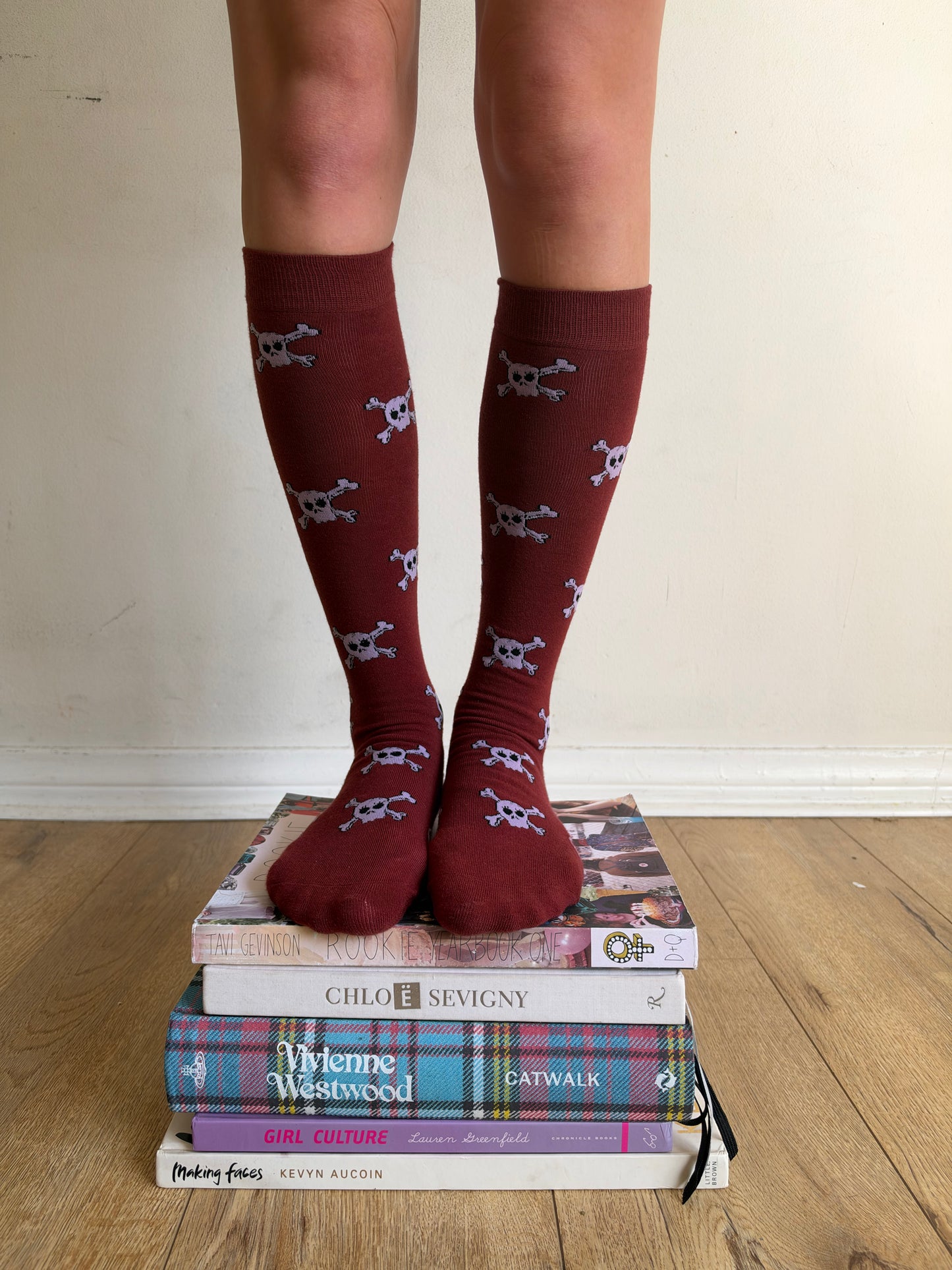 Betsey Skull Knee Socks Maroon