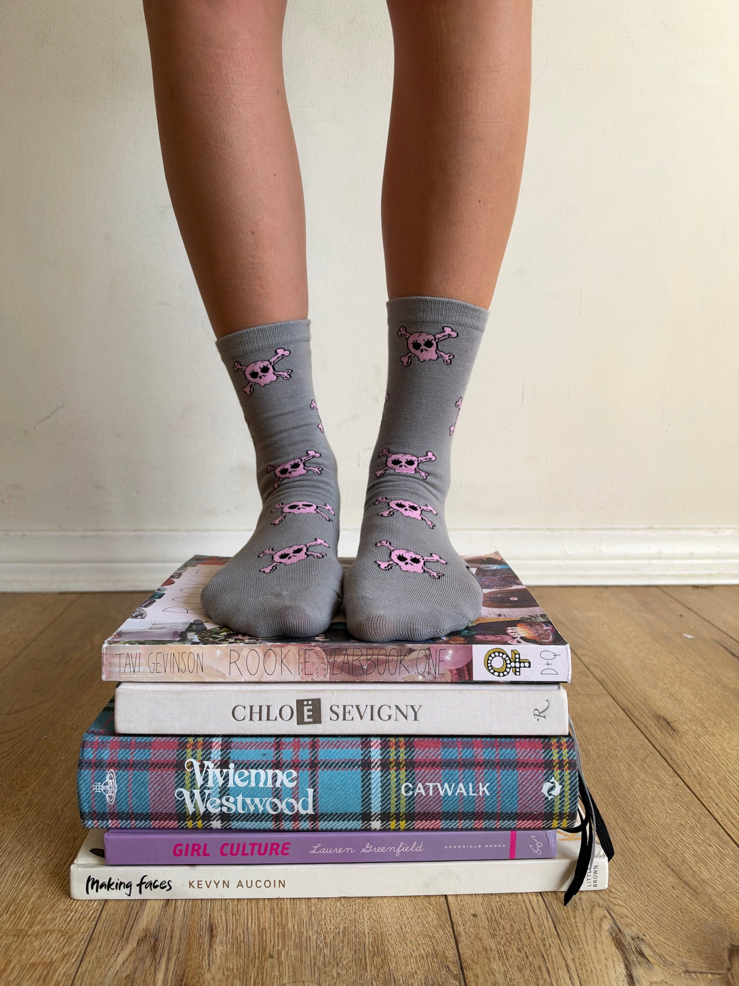 Betsey Skull Socks Grey
