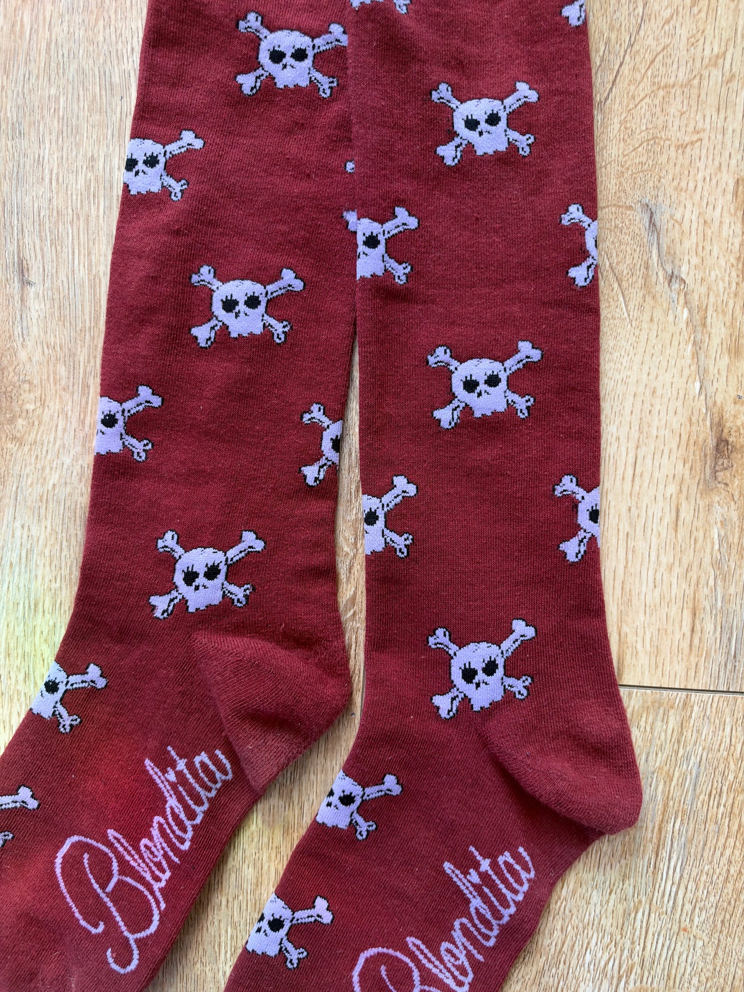 Betsey Skull Knee Socks Maroon