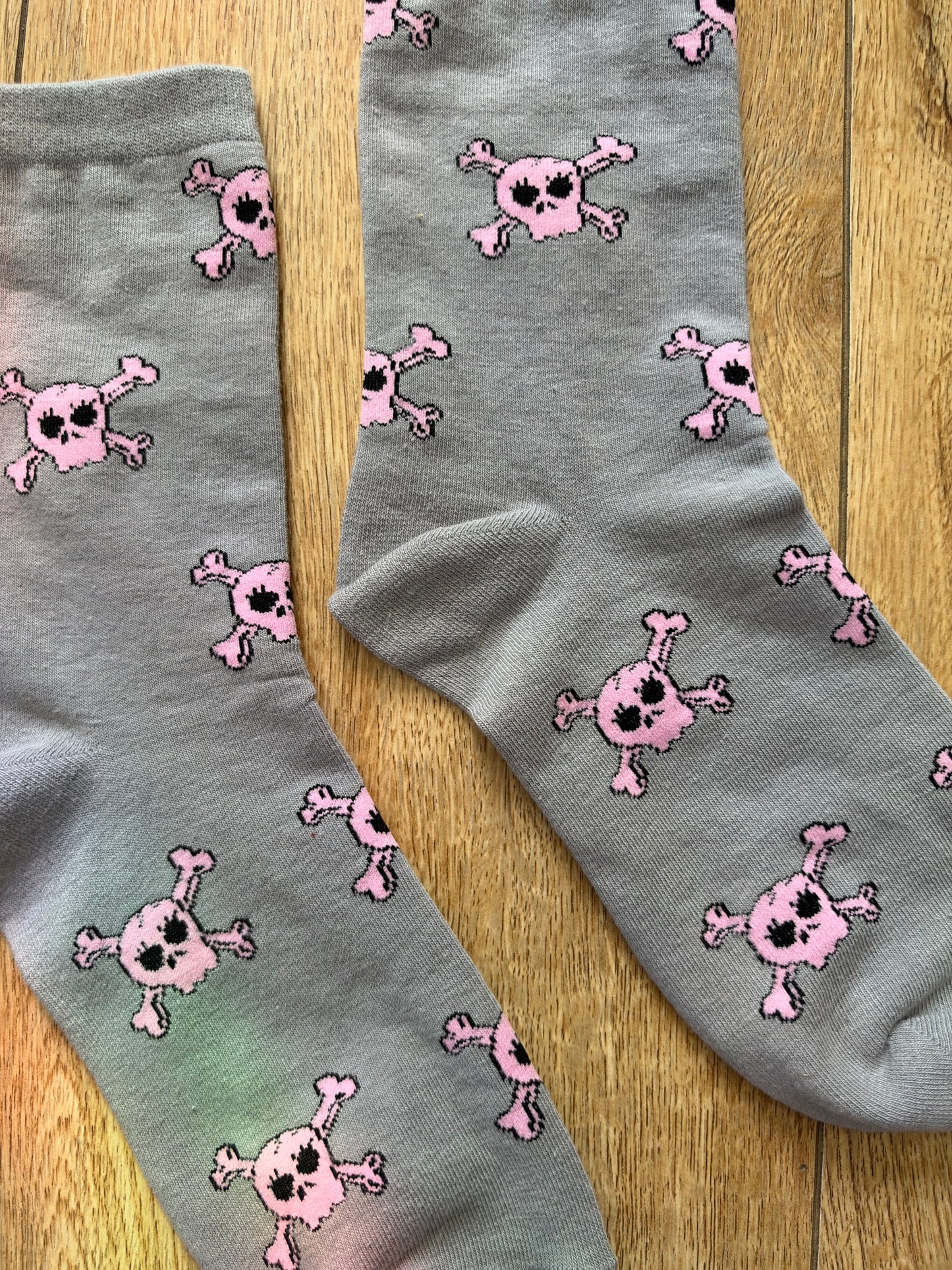 Betsey Skull Socks Grey