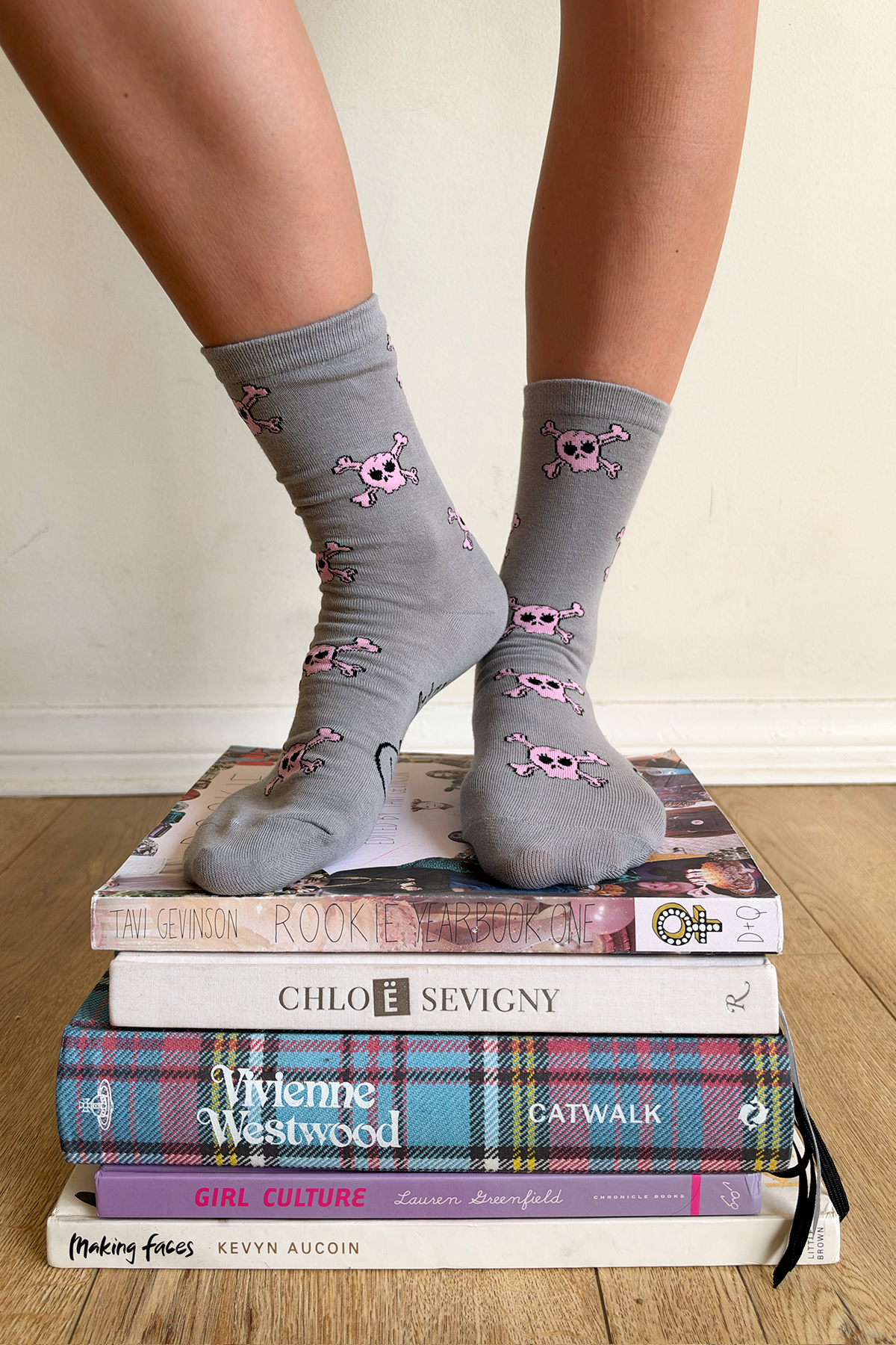 Betsey Skull Socks Grey