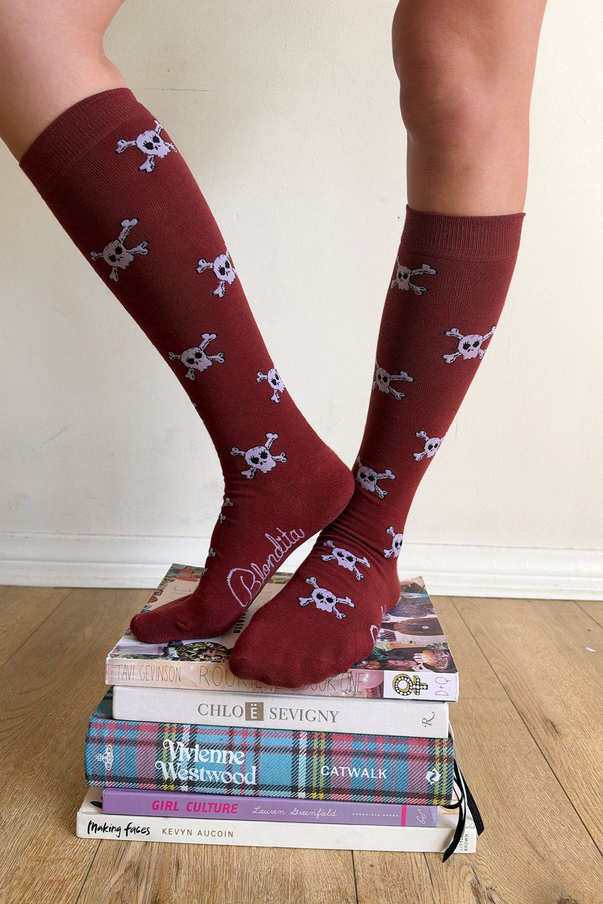 Betsey Skull Knee Socks Maroon